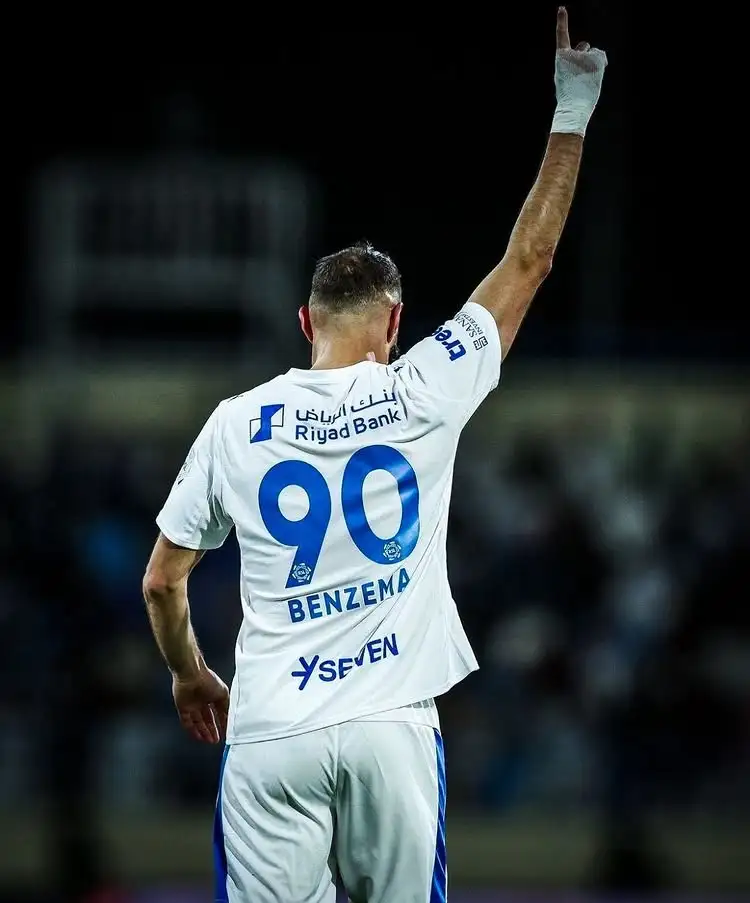 在线牛牛-首秀即戴帽！本泽马Ins：为球队感到骄傲，感谢大家的欢迎