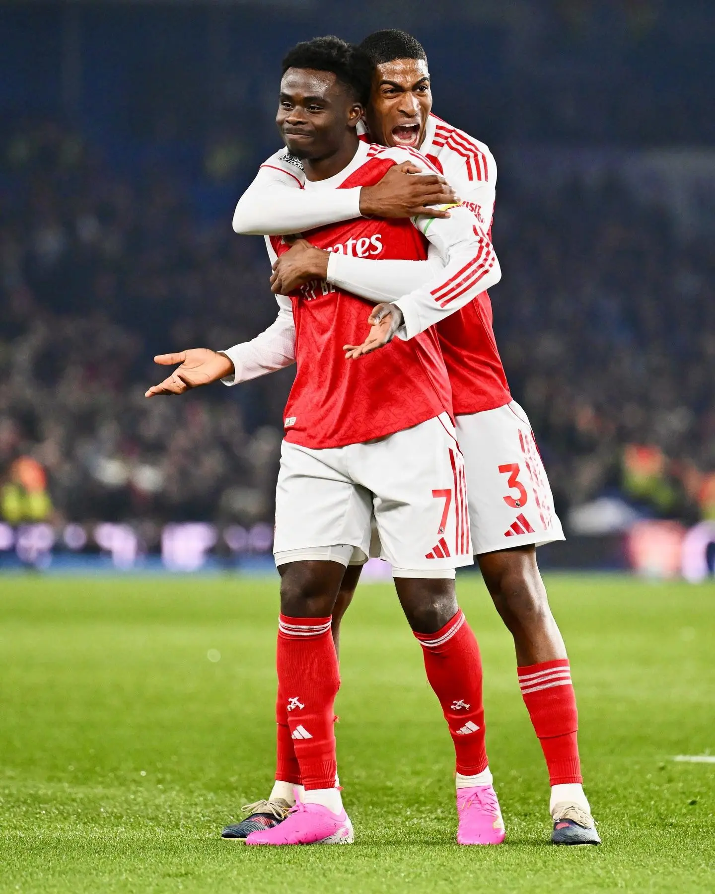 里程碑战攻入制胜球，萨卡赛后社媒：300次出场啦！