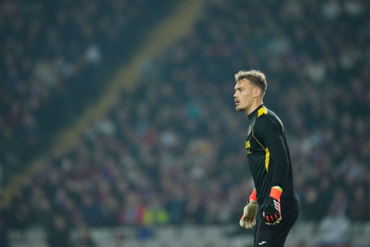 斗牛游戏-TA：约恩森避免像金斯基那样被换下 巴黎门将本应扑出古斯托射门